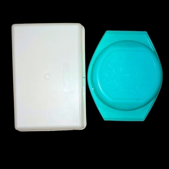 VINTAGE Tupperware Replacement Lot Cake Taker Fruit & Veggie Bowl Two Containers - Picture 3 of 5